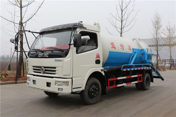 吸污車